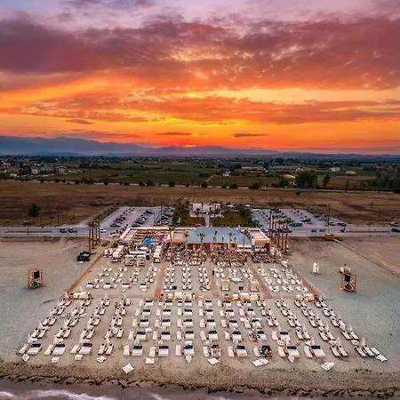 Eden With Free Private Parking